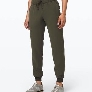 Lululemon On the Fly Jogger Dark Olive - Size 10